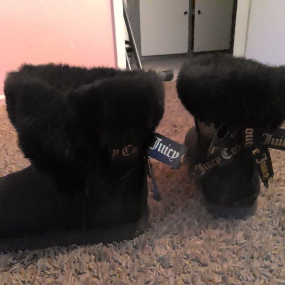 Juicy Couture Black Faux Fur Bow Winter Boots – Women’s 8.5 - Picture 4 of 4